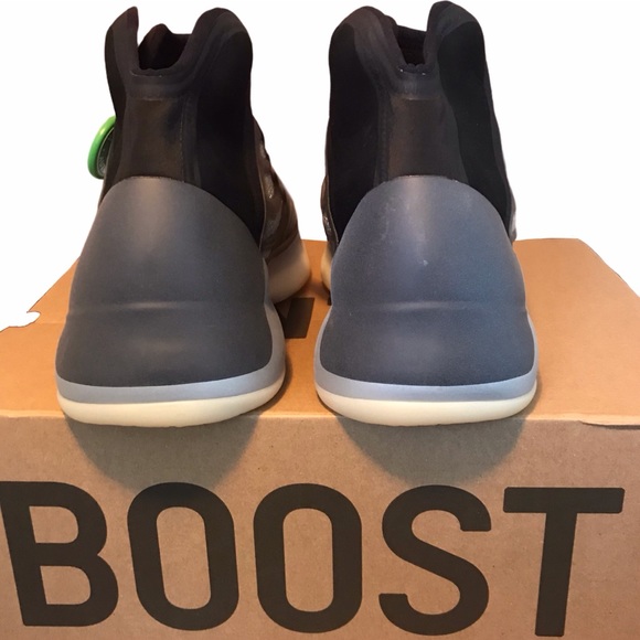 Yeezy Quantum main image 4